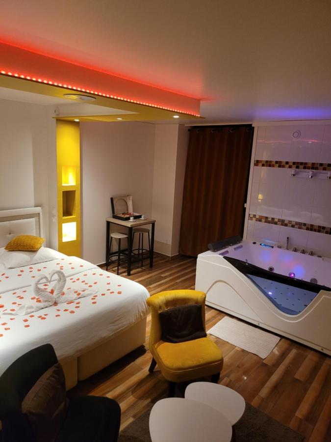 Spa Celyna Appartement Avec Jacuzzi Privatif Lyon Ngoại thất bức ảnh