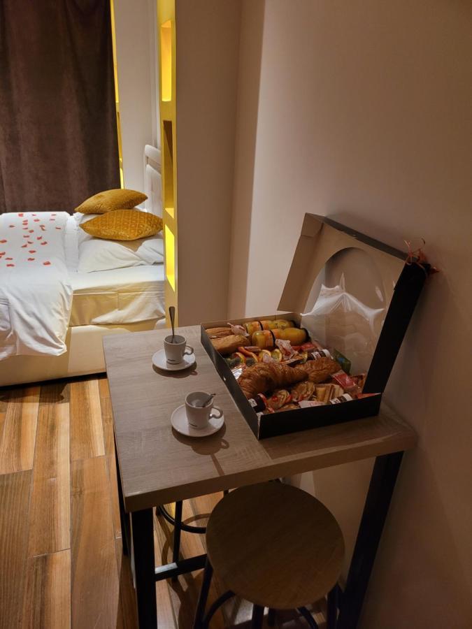 Spa Celyna Appartement Avec Jacuzzi Privatif Lyon Ngoại thất bức ảnh